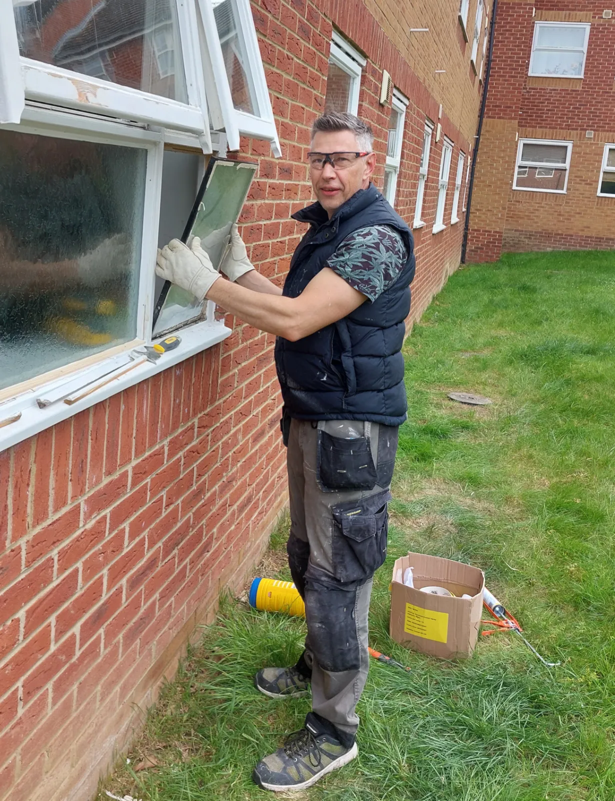 Dmytro fitting replacement double-glazed units
