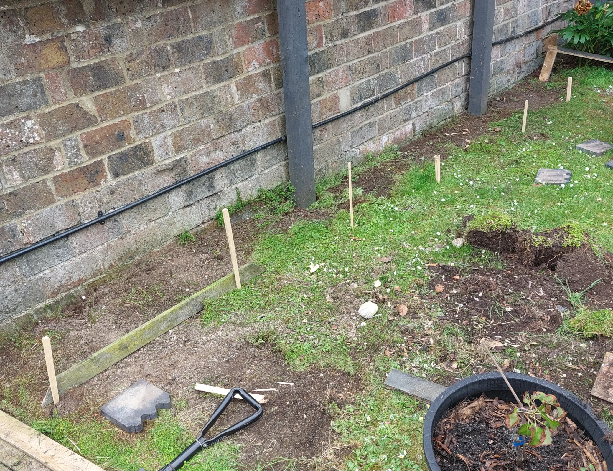 Second garden border before work